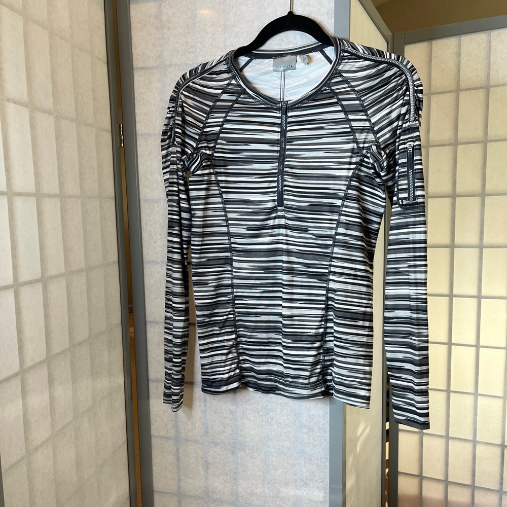 Athleta long sleeved top with front 3/4 zip
